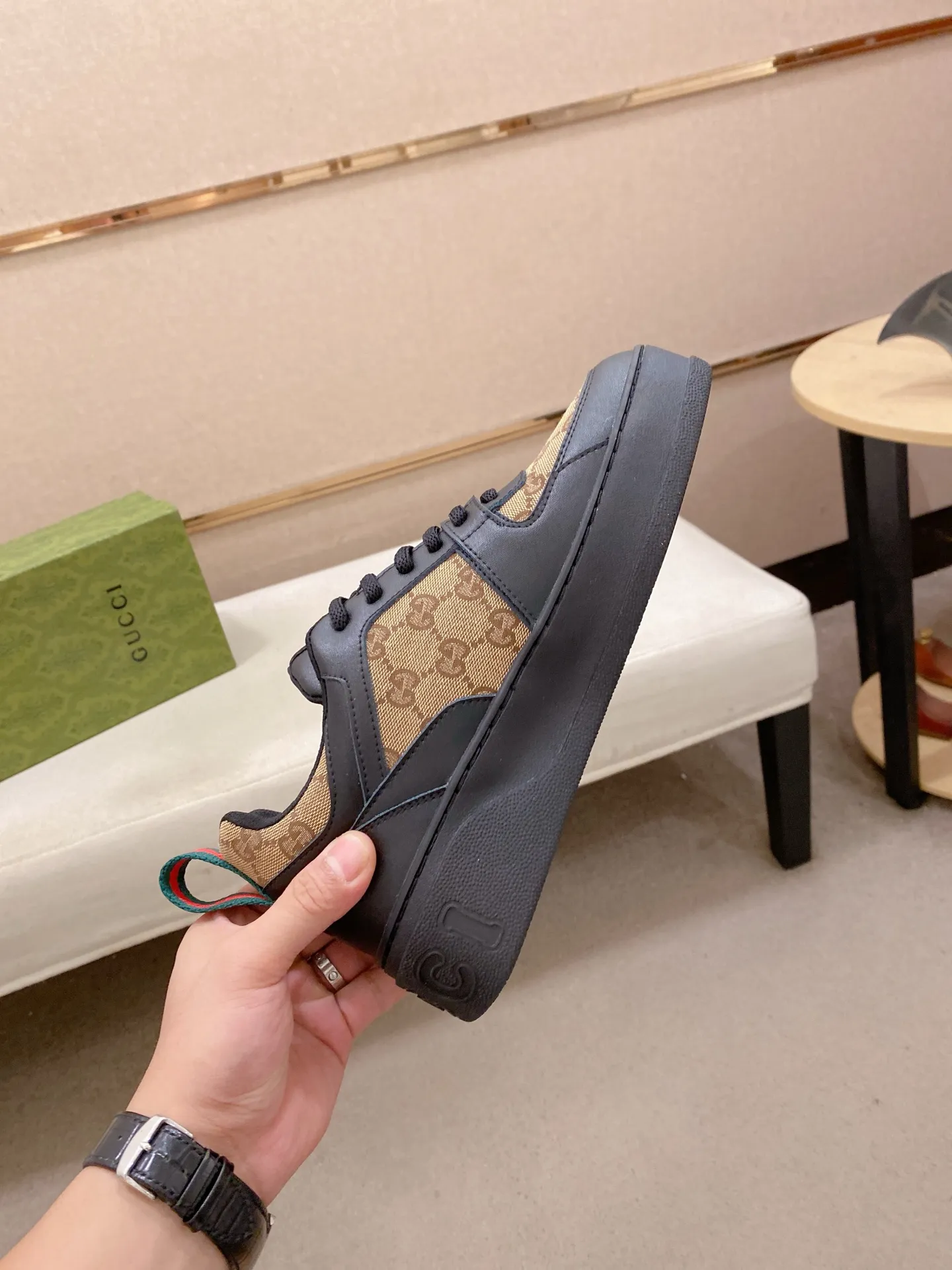 Men's clothing and shoes💰:420💰 (GUCCI) The latest model from the official website🎁🎁Casual and fashionable men's shoes👟, hot style💥The version is simple and elegant, exclusive for trendy men. The unique latest brand elements from the official website👑Original Gucci decoration, fashionable and generous, the fabric is original cowhide ✅Mesh breathable lining, the official website specifies wear-resistant casual outsole, the classic model is taken in kind at the counter🎬38-44 (can be customized for 45 non-refundable)